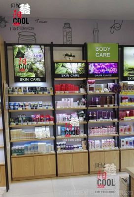 化妝品展柜定制 美妝店陳列的藝術(shù)與實(shí)用結(jié)合